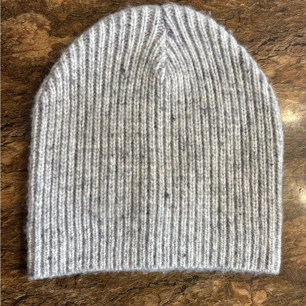 Aerie Light Gray Speckle Knit Beanie